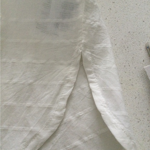 Long textured off white blouse - Picture 9 of 10